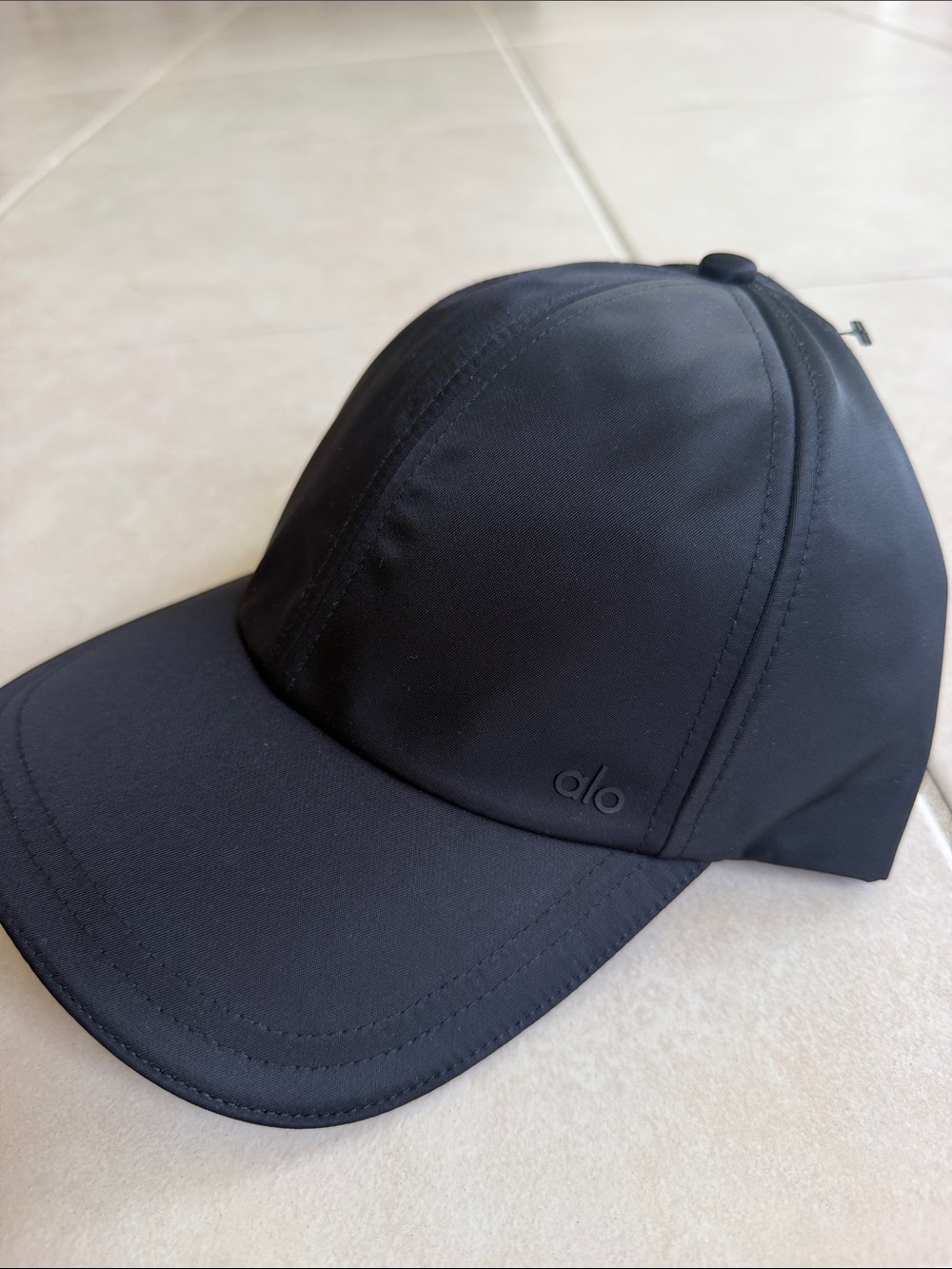 NWT ALO Yoga Black Satin women’s Performance Cap